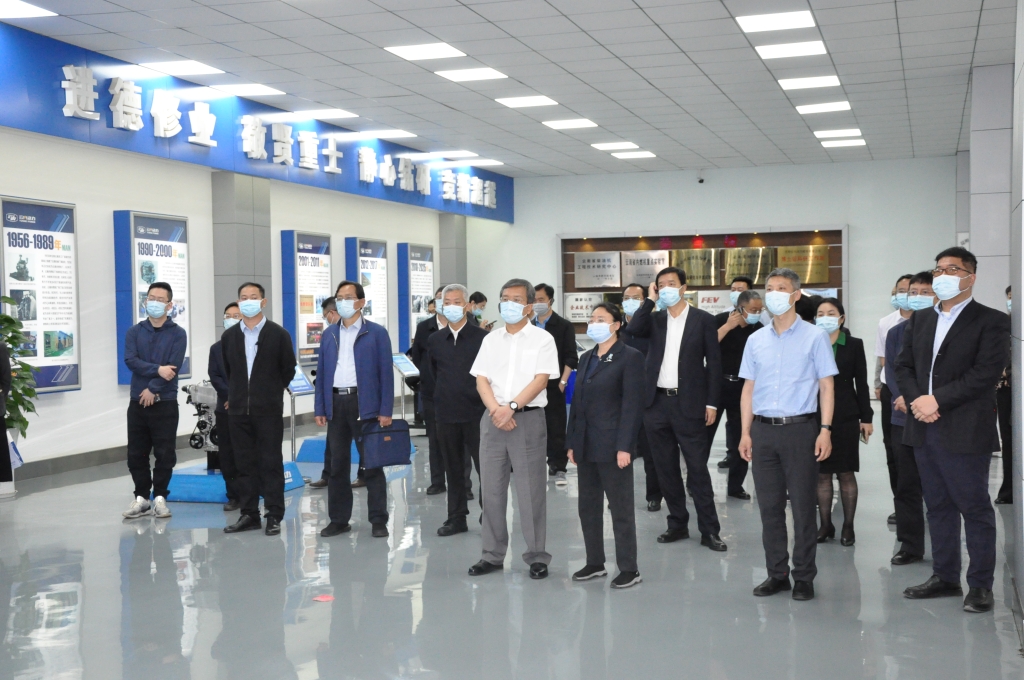 中共云南省委办公厅调研组到 千亿国际开展调研